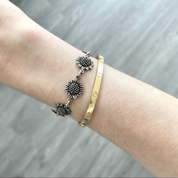 Vintage Jewelry - Vintage Sterling Silver Sunflower Bracelet